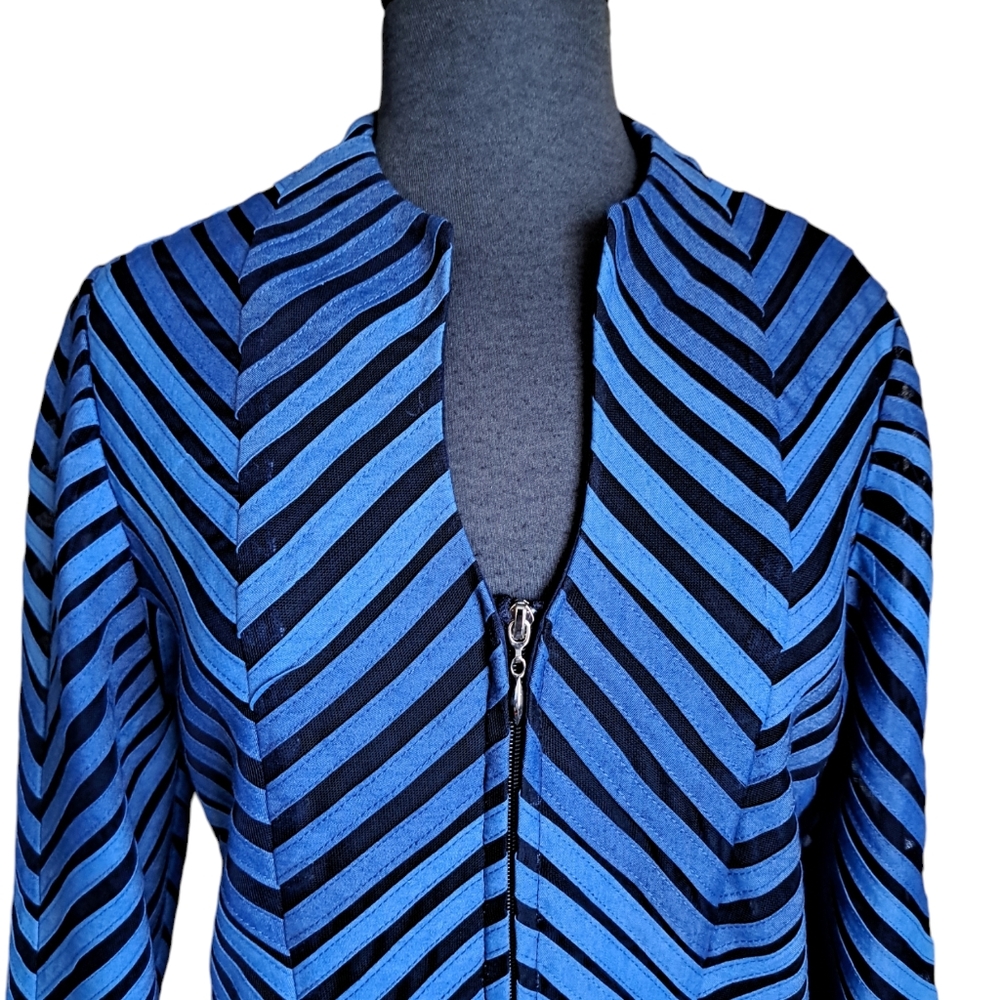 ASHRO Blouse. - Picture 5 of 7